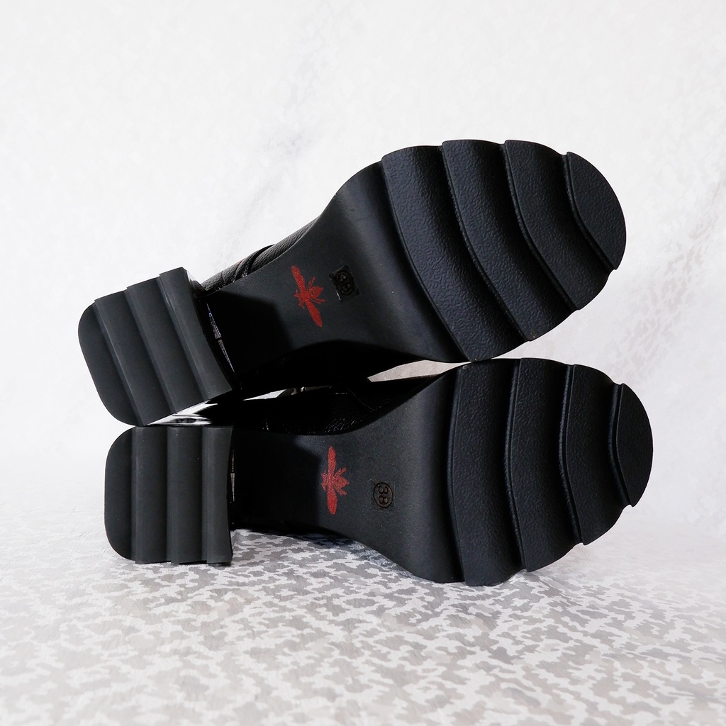 REDヤモリのショートブーツ