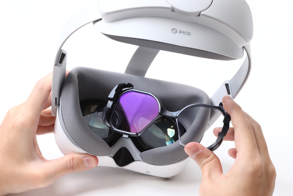 【Quest2・PICO4・Valve Index対応モデル】VRヘッドマウントディスプレイ専用メガネ「VRsatile/ヴァーサタイル」処方箋受領より通常3週間以内にお届け