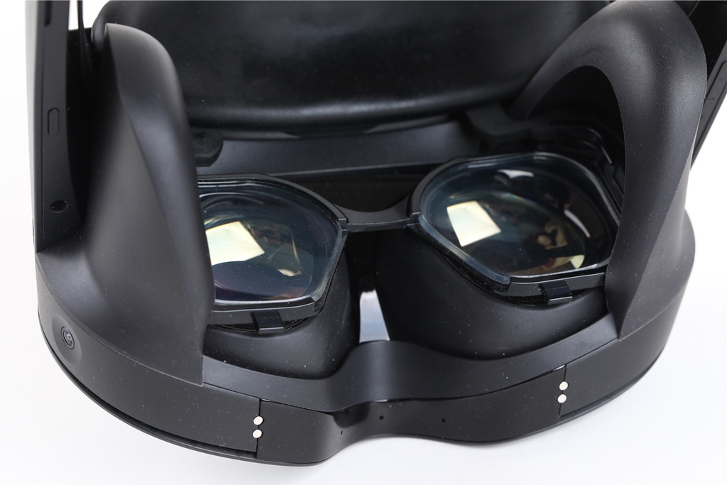 【Meta Quest Pro対応モデル】VRヘッドマウントディスプレイ専用メガネ「VRsatile/ヴァーサタイル」処方箋受領より通常3週間以内にお届け