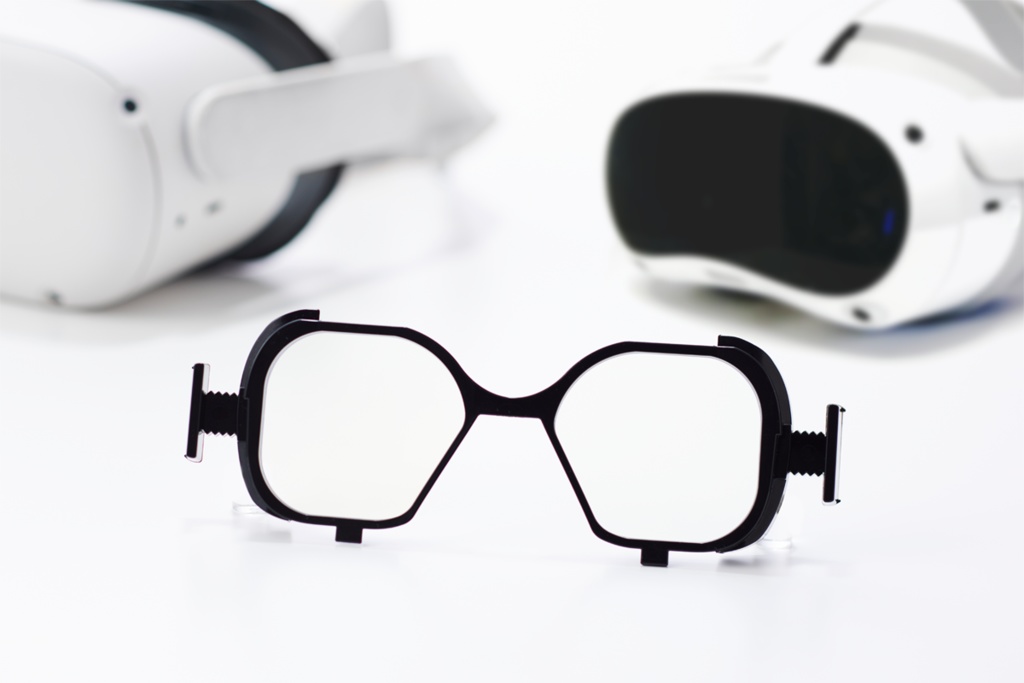 【HTC VIVEシリーズ対応モデル】VRヘッドマウントディスプレイ専用メガネ「VRsatile/ヴァーサタイル」処方箋受領より通常3週間以内にお届け
