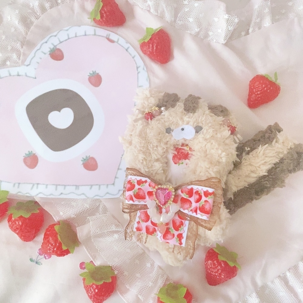 〘 いつぬい用〙いちごリスさん