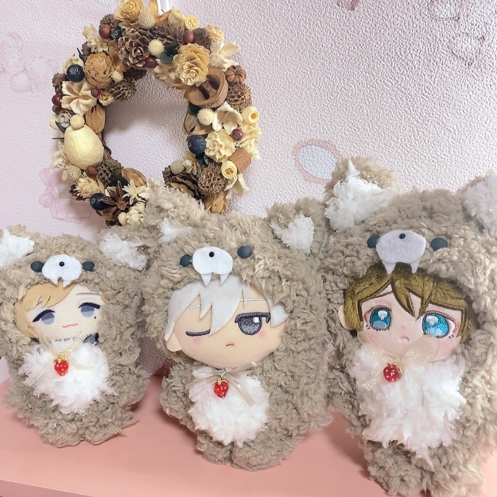 いちごおおかみさんの着ぐるみ