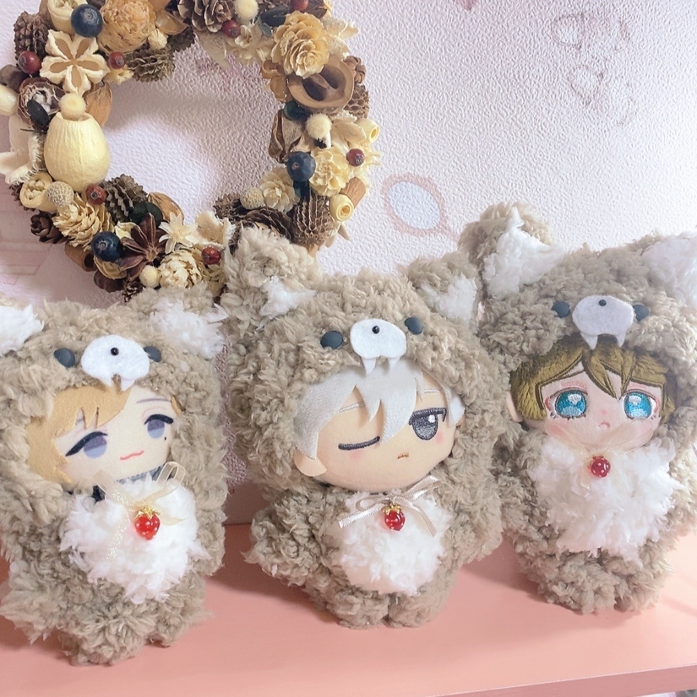 いちごおおかみさんの着ぐるみ