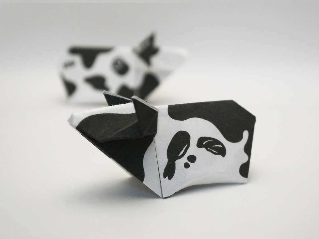 S Ushi スシウシ 寿司の牛柄 折り紙ウシ 黒 白 折り紙 9bdesign Booth