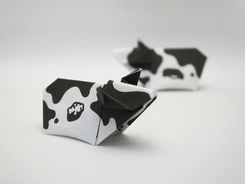 S-USHI スシウシ 寿司の牛柄 折り紙ウシ|黒×白|折り紙