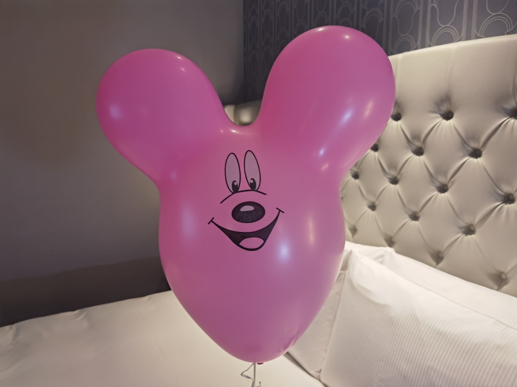 例の風船 The Balloon