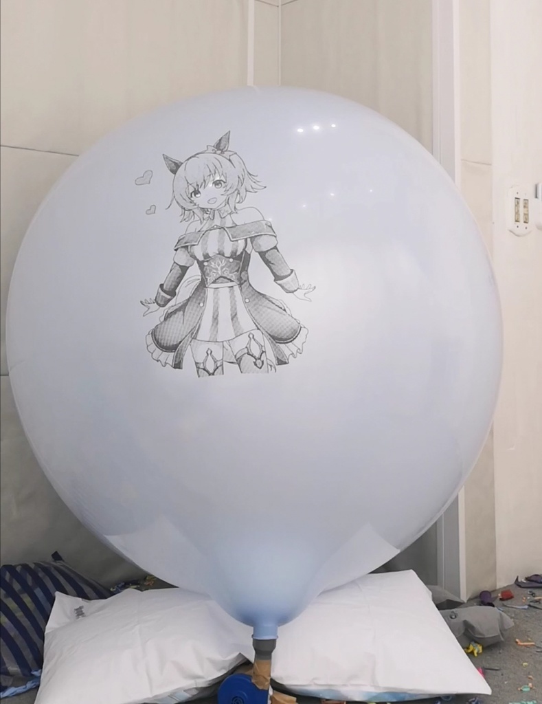 カレンちゃん風船割り動画 Curren Chan balloon popping video