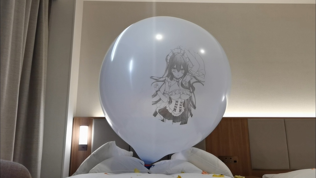 インドミタブル風船割り動画　Indomitable balloon popping video
