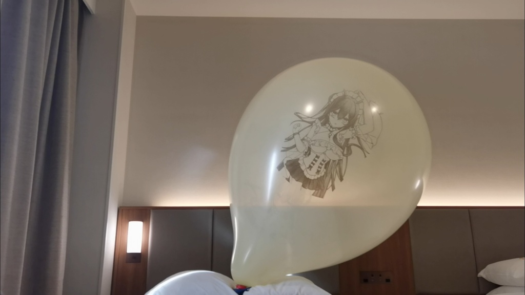 インドミタブル風船割り動画 Indomitable balloon popping video