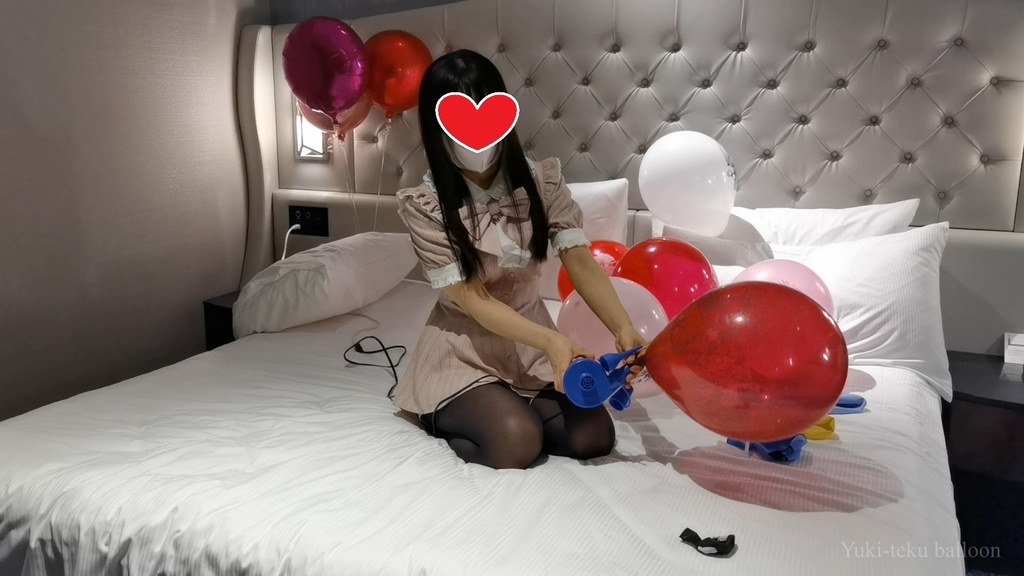 黒髪Mちゃんのイラスト風船遊び&割り4 M-chan's Anime balloon play & Pop4