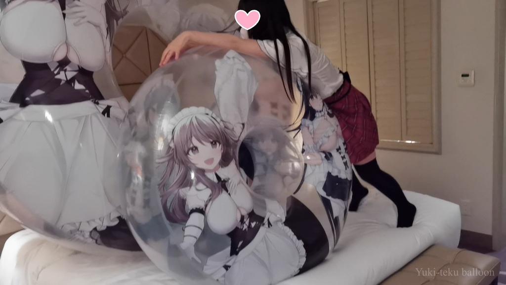 黒髪Mちゃんの巨大浮き輪遊び M-chan's huge ring-shape inflatable play