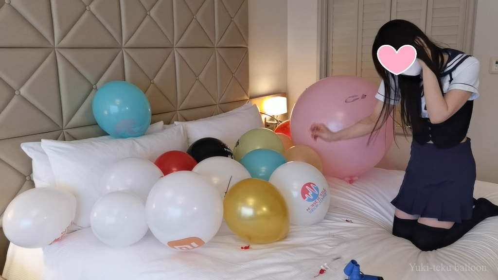 黒髪Mちゃんの風船遊び&割り2 M-chan's balloon play & Pop2