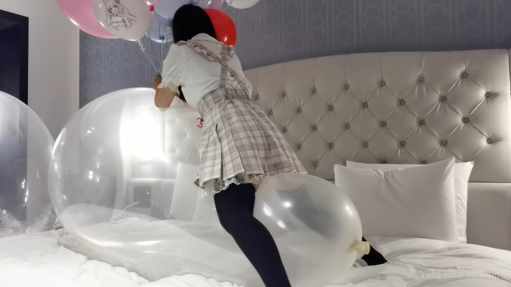 黒髪Mちゃんのロングネック風船遊び M-chan's Long-neck balloon play
