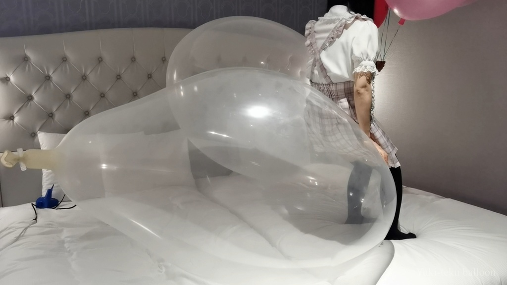 黒髪Mちゃんのロングネック風船遊び M-chan's Long-neck balloon play