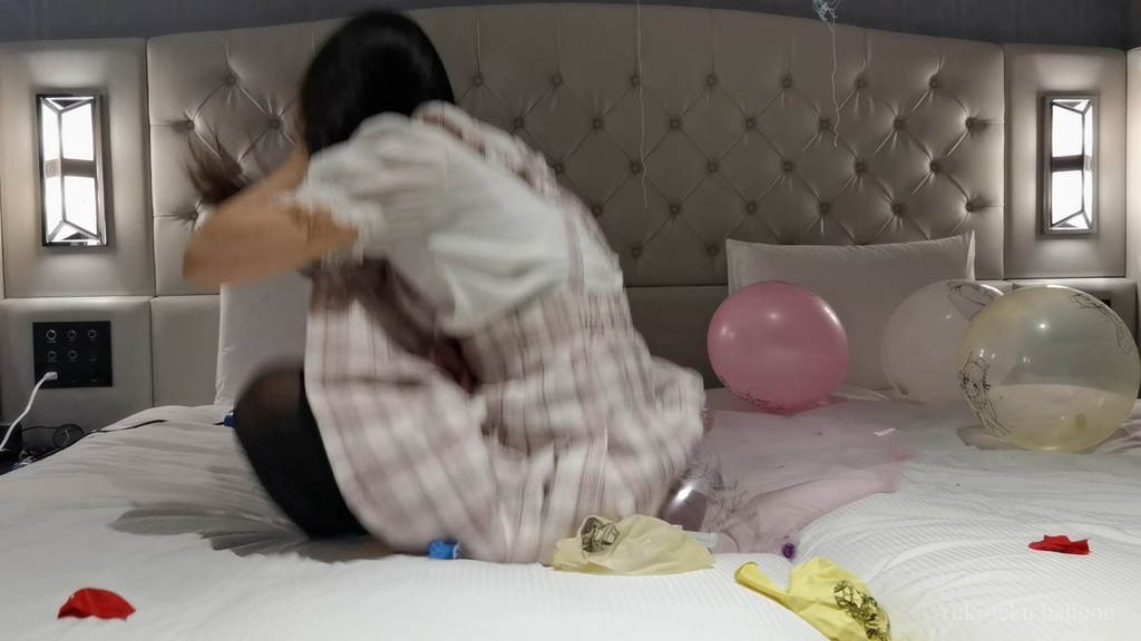 黒髪Mちゃんのイラスト風船遊び&割り6 M-chan's Anime balloon play & Pop6