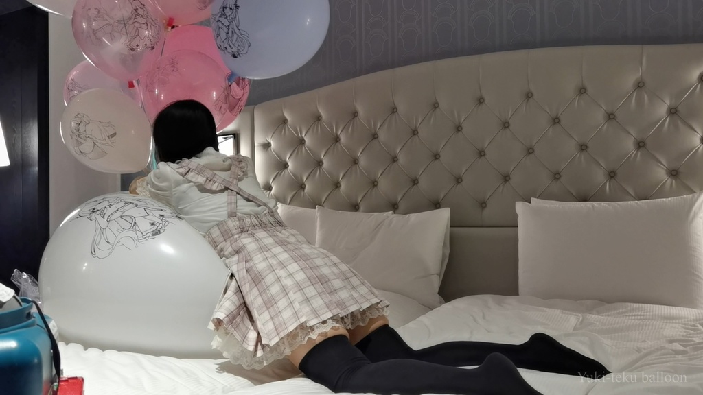 黒髪Mちゃんのヘリウム風船遊び2 M-chan's Helium balloon play2