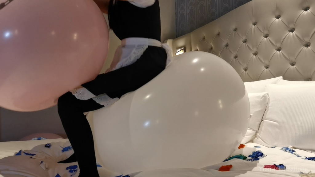 メイドMちゃんの風船遊び&割り Maid M-chan's balloon play & Pop