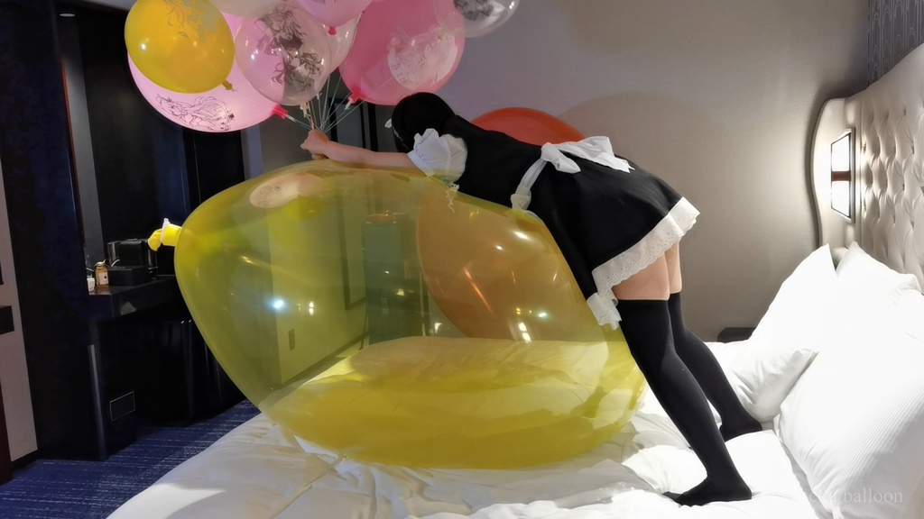 メイドMちゃんのロングネック風船遊び2 Maid M-chan's Long-neck balloon play2