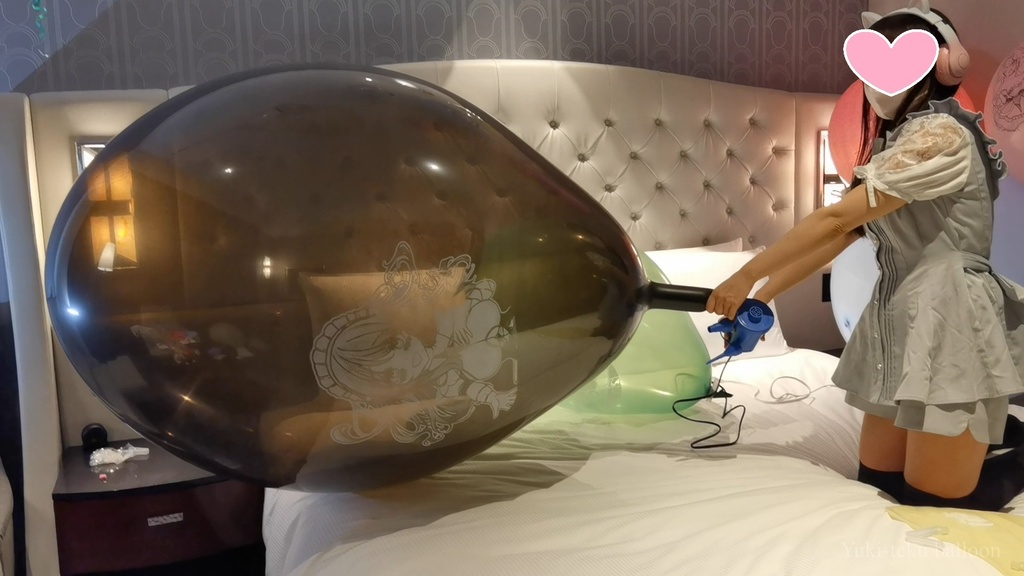 黒髪Mちゃんのロングネック風船遊び2 M-chan's Long-neck balloon play2