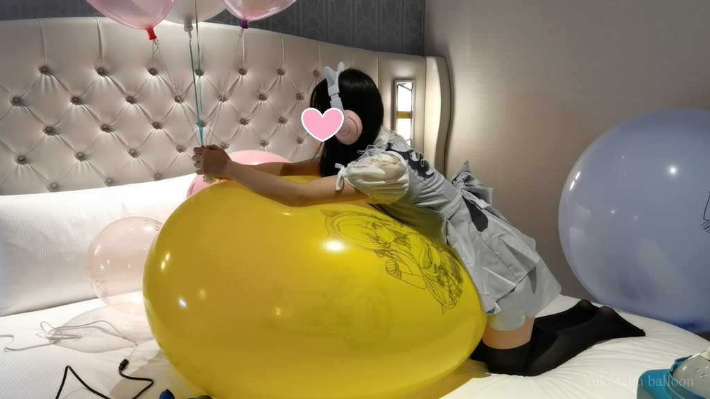 黒髪Mちゃんのヘリウム風船遊び&割り M-chan's Helium balloon play & Pop