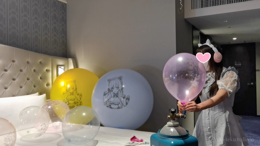 黒髪Mちゃんのヘリウム風船遊び&割り M-chan's Helium balloon play & Pop