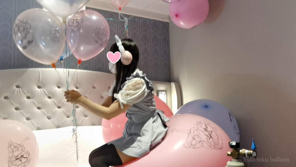 黒髪Mちゃんのヘリウム風船遊び&割り2 M-chan's Helium balloon play & Pop2