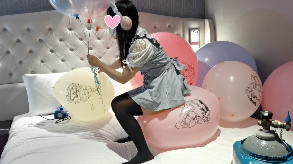 黒髪Mちゃんのヘリウム風船遊び&割り2 M-chan's Helium balloon play & Pop2