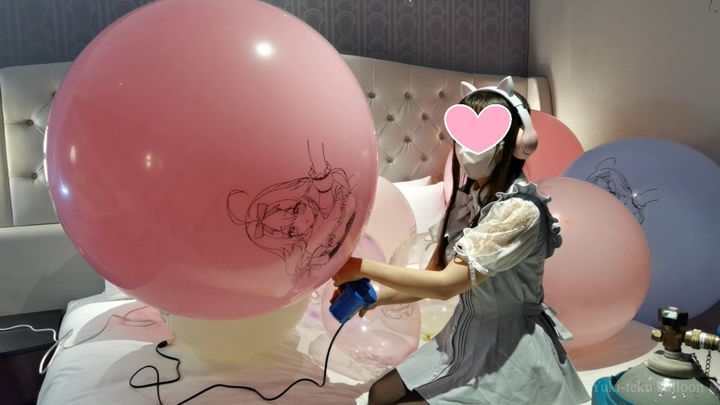黒髪Mちゃんのヘリウム風船遊び&割り2 M-chan's Helium balloon play & Pop2