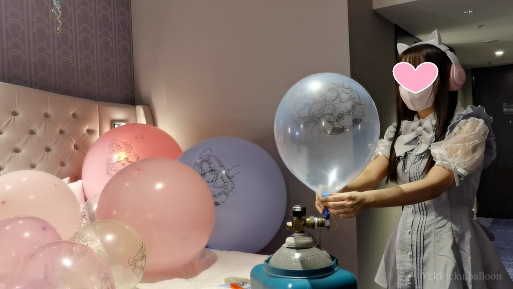 黒髪Mちゃんのヘリウム風船遊び&割り2 M-chan's Helium balloon play & Pop2