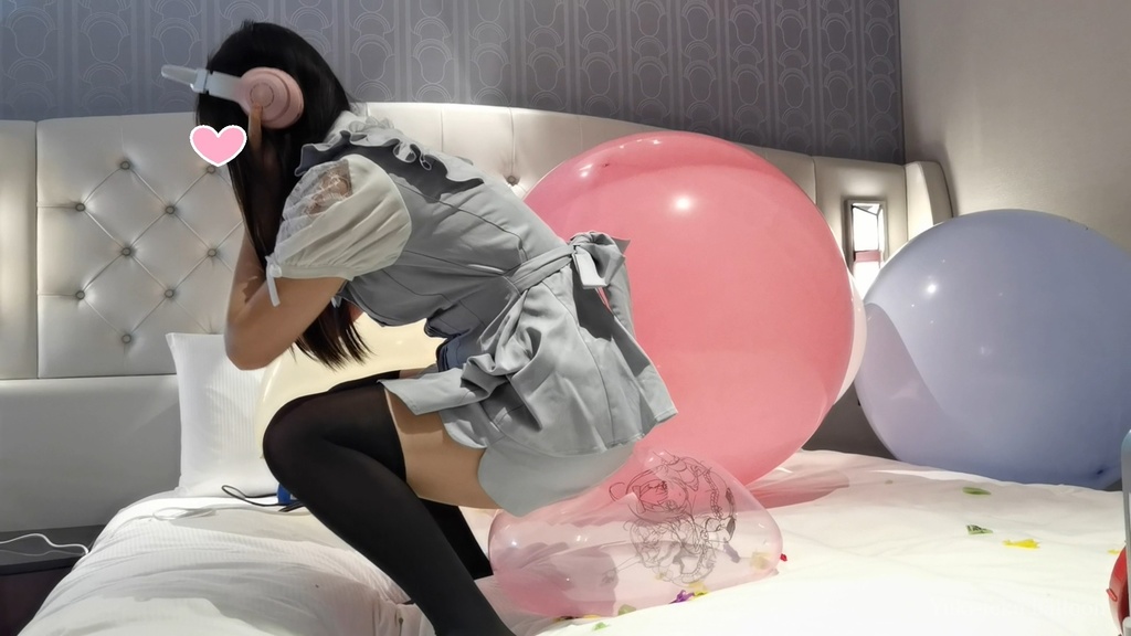 黒髪Mちゃんのヘリウム風船遊び&割り2 M-chan's Helium balloon play & Pop2