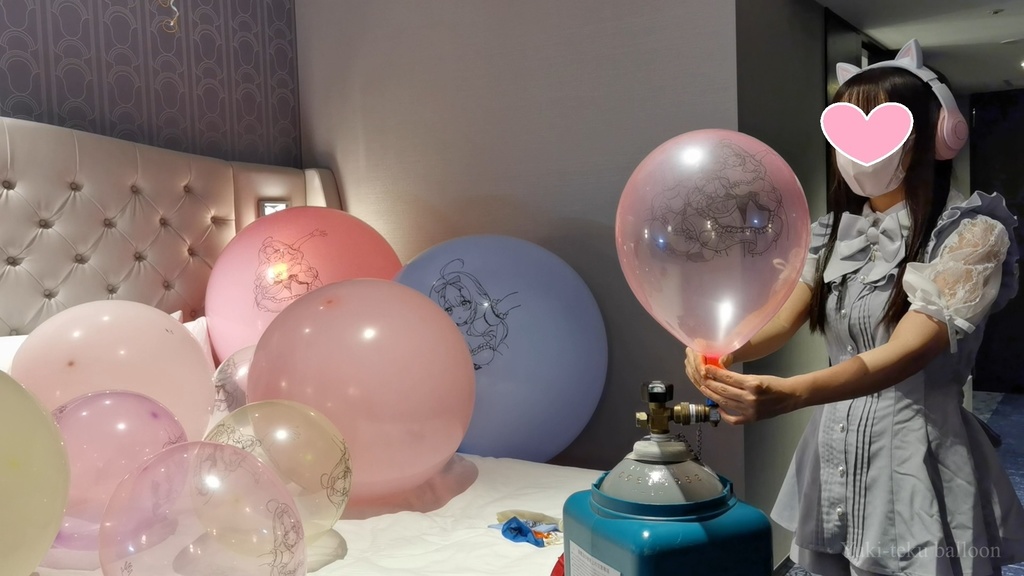 黒髪Mちゃんのヘリウム風船遊び&割り2 M-chan's Helium balloon play & Pop2