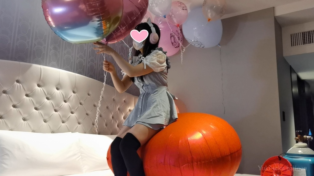黒髪Mちゃんのマイラーヘリウム風船遊び M-chan's Foil Helium balloon play