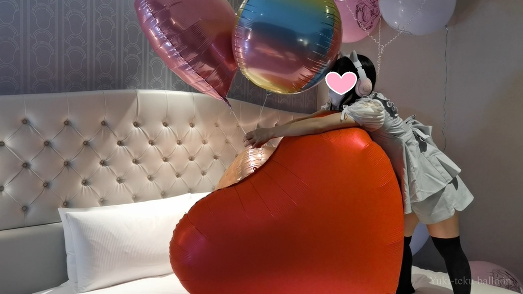 黒髪Mちゃんのマイラーヘリウム風船遊び M-chan's Foil Helium balloon play