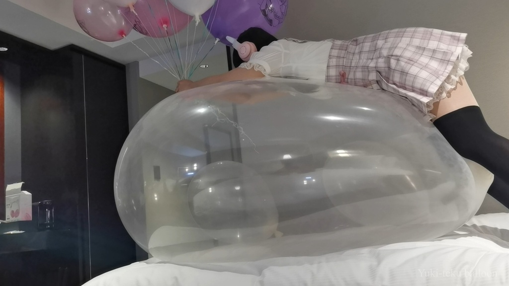JK Mちゃんのロングネック風船遊び JK Style M-chan's Long-neck balloon play