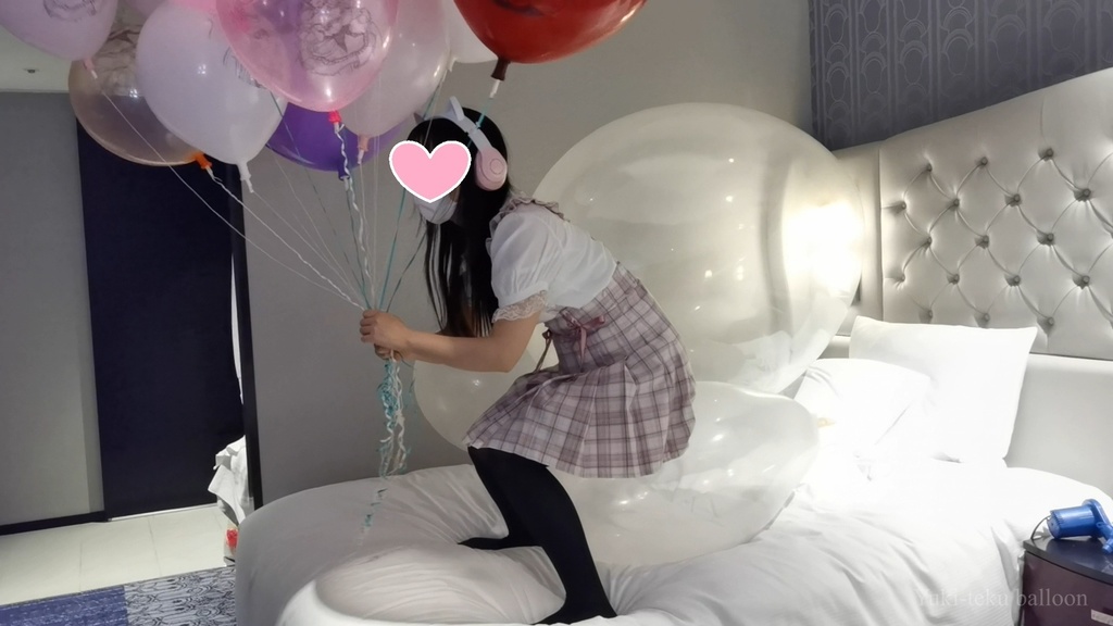 JK Mちゃんのロングネック風船遊び JK Style M-chan's Long-neck balloon play