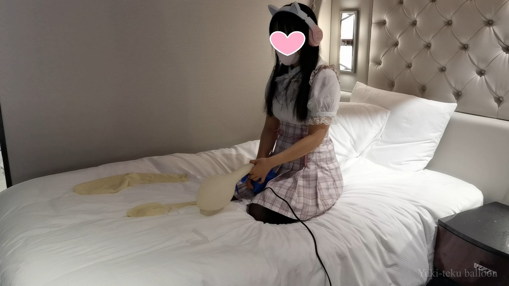 JK Mちゃんのロングネック風船遊び JK Style M-chan's Long-neck balloon play