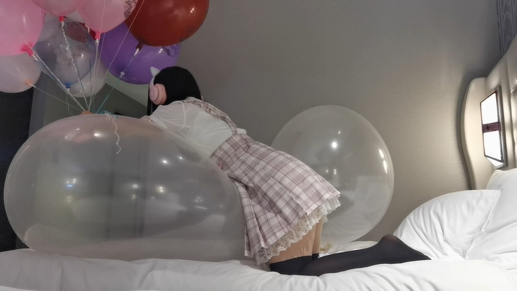 JK Mちゃんの気球遊び JK style M-chan's Weather balloon play