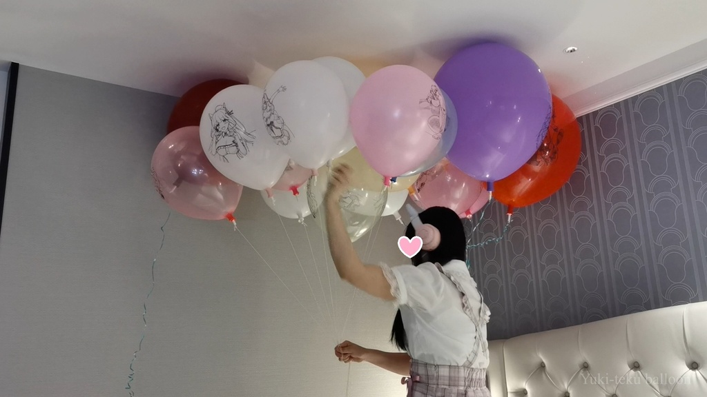 JK Mちゃんのヘリウム風船割り&足割り JK style M-chan's Helium balloon pop & foot pop