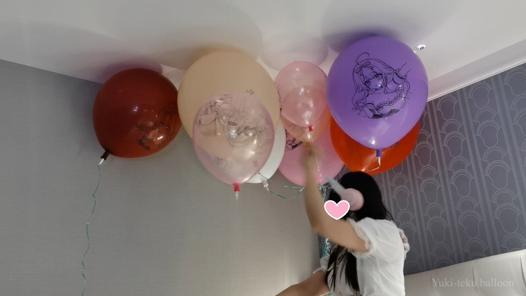 JK Mちゃんのヘリウム風船割り&足割り JK style M-chan's Helium balloon pop & foot pop