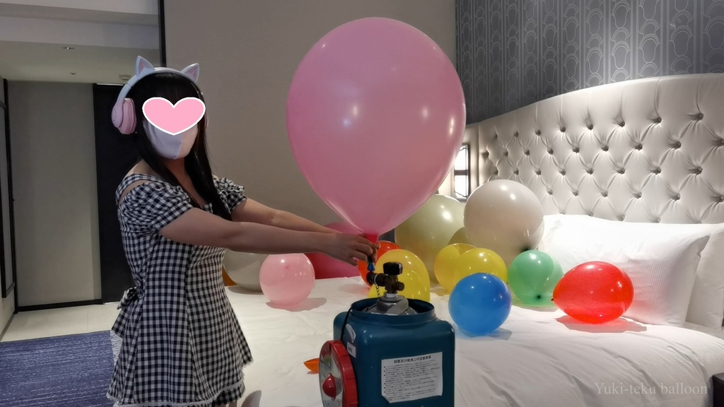 黒髪Mちゃんの足割り2 M-chan's balloon play & foot Pop2