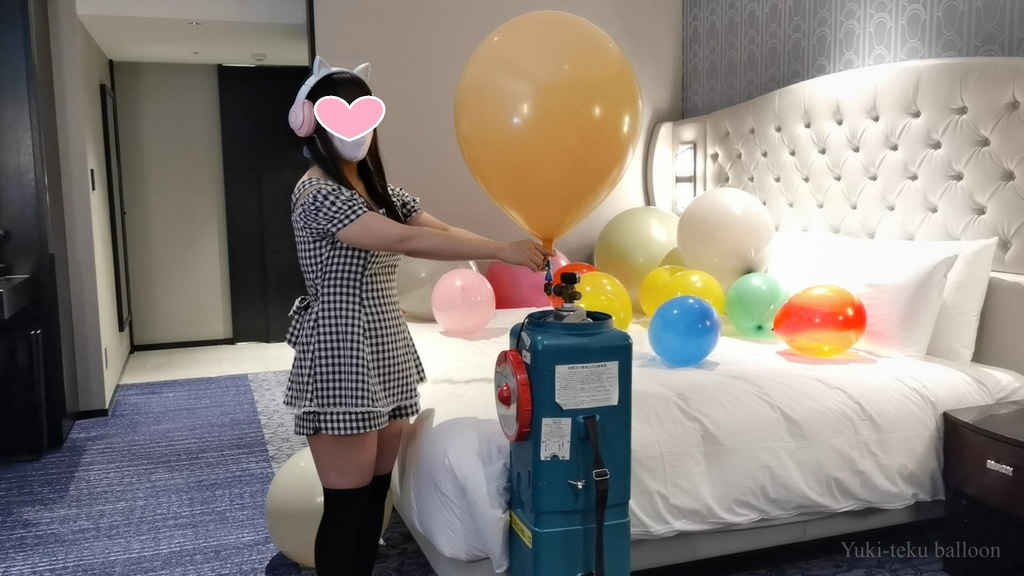 黒髪Mちゃんの足割り2 M-chan's balloon play & foot Pop2