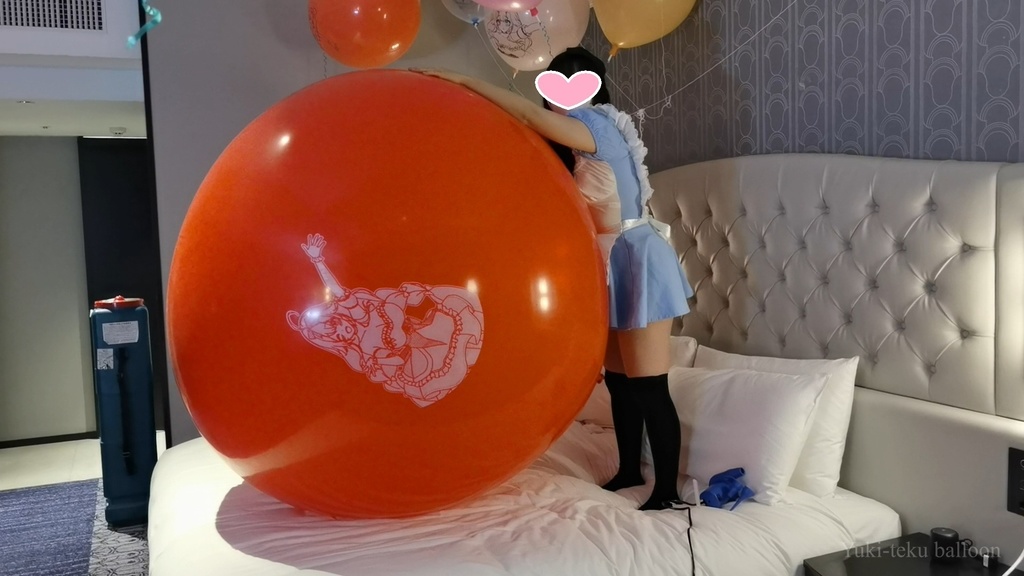 アリスMちゃんの巨大風船遊び Alice style M-chan's Huge balloon play