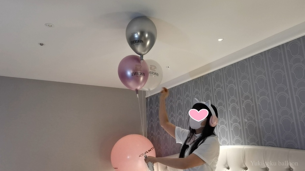 JK Mちゃんのヘリウム風船遊び&割り JK style M-chan's Helium balloon play & Pop