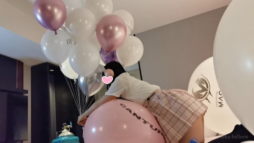 JK Mちゃんのヘリウム風船遊び&割り JK style M-chan's Helium balloon play & Pop