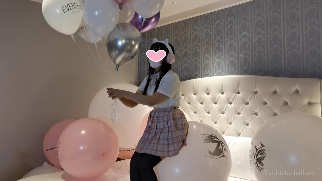 JK Mちゃんのヘリウム風船遊び&割り JK style M-chan's Helium balloon play & Pop