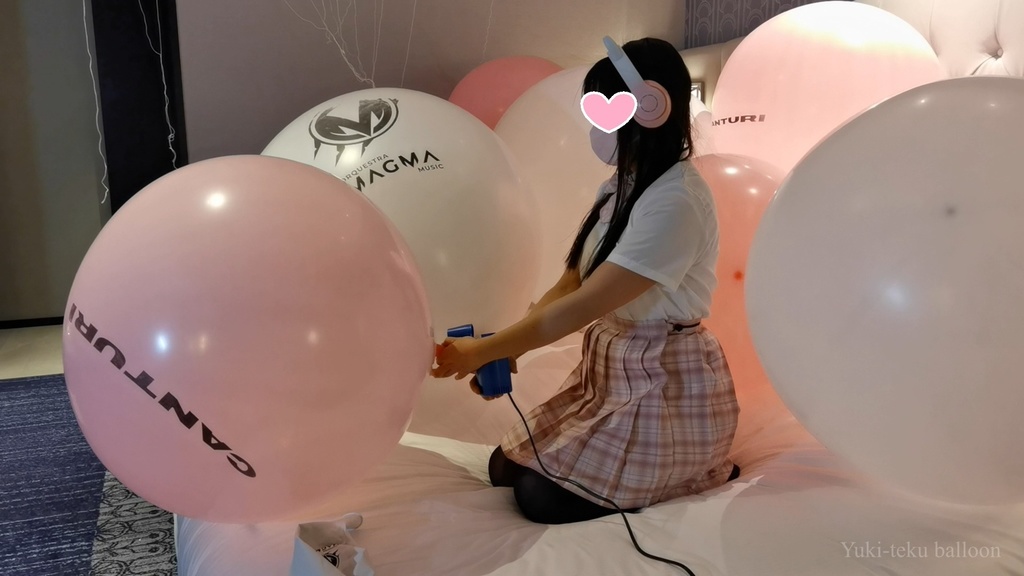 JK Mちゃんのヘリウム風船遊び&割り JK style M-chan's Helium balloon play & Pop