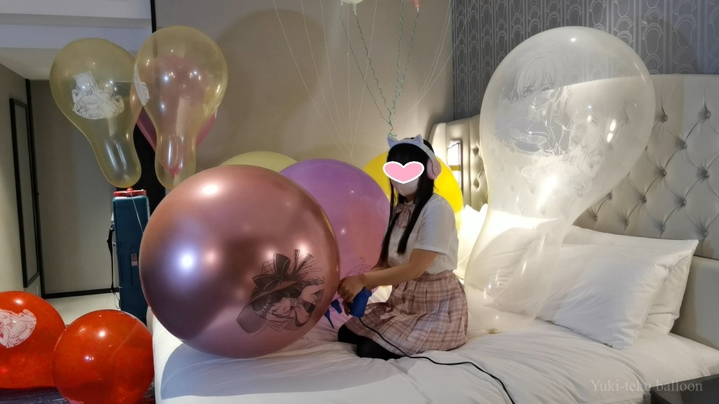 JK Mちゃんのイラスト風船遊び&ヘリウム風船割り JK style M-chan's Anime balloon play & Helium balloon pop