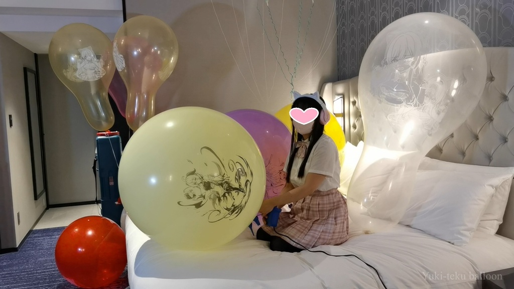 JK Mちゃんのイラスト風船遊び&ヘリウム風船割り JK style M-chan's Anime balloon play & Helium balloon pop