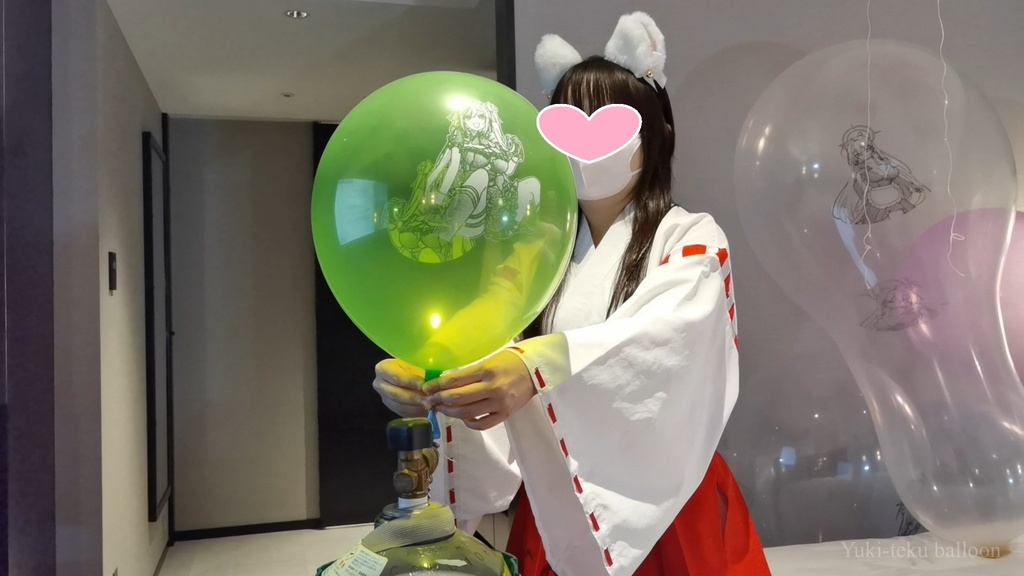巫女さんのヘリウム風船遊び Miko style M-chan's Helium balloon play