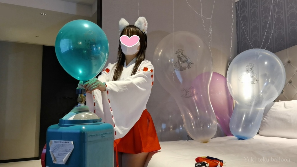 巫女さんのヘリウム風船遊び Miko style M-chan's Helium balloon play
